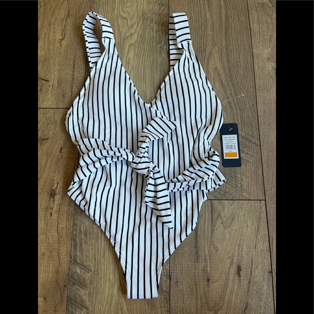 RACHEL ROY TEXTURED BLACK/WHITE STRIPE ONE PIECE